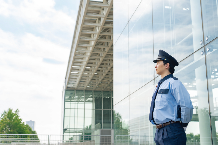 店舗の家具を修理します。